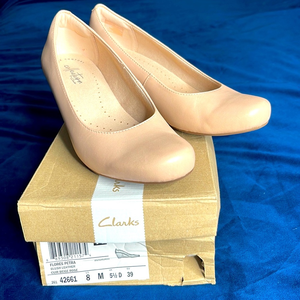 Ultimate Comfort Collection Clarks Size 8
